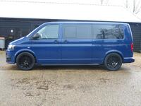 VOLKSWAGEN TRANSPORTER SHUTTLE