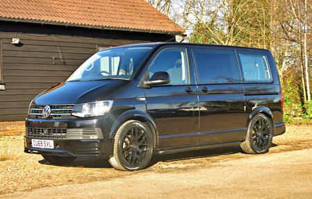 VOLKSWAGEN TRANSPORTER SHUTTLE