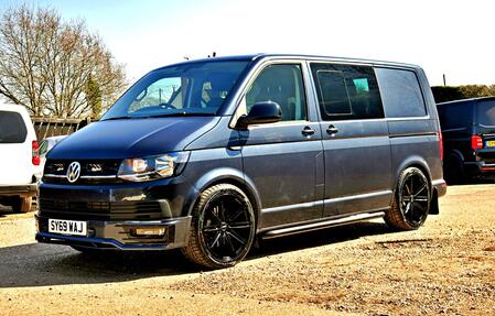 VOLKSWAGEN TRANSPORTER KOMBI