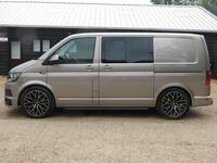 VOLKSWAGEN TRANSPORTER KOMBI