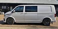 VOLKSWAGEN TRANSPORTER KOMBI